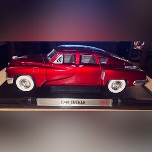 Deluxe Road Signature 1948 Tucker Diecast Car